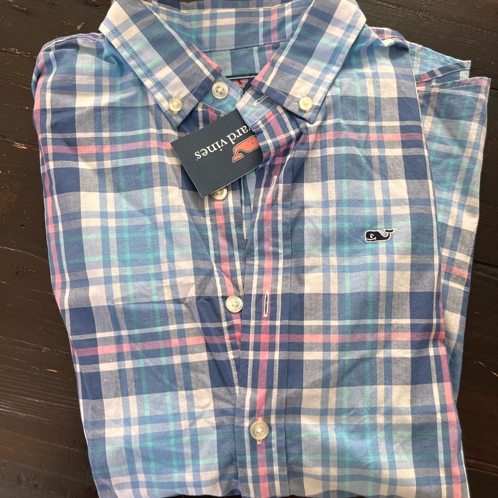 Brand. NEW Vineyard Vines button up shirt